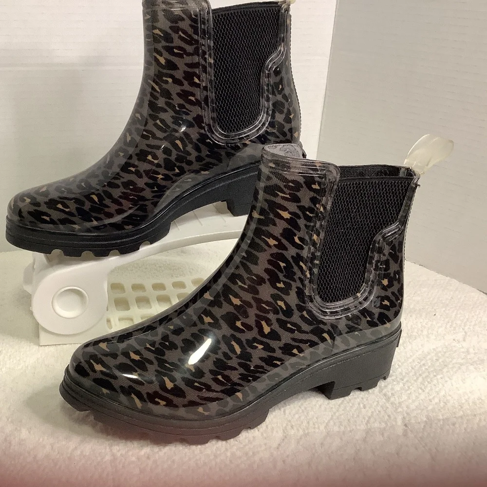 EUC Ocean + Coast‎ Leopard rain boots booties ankle faux fur